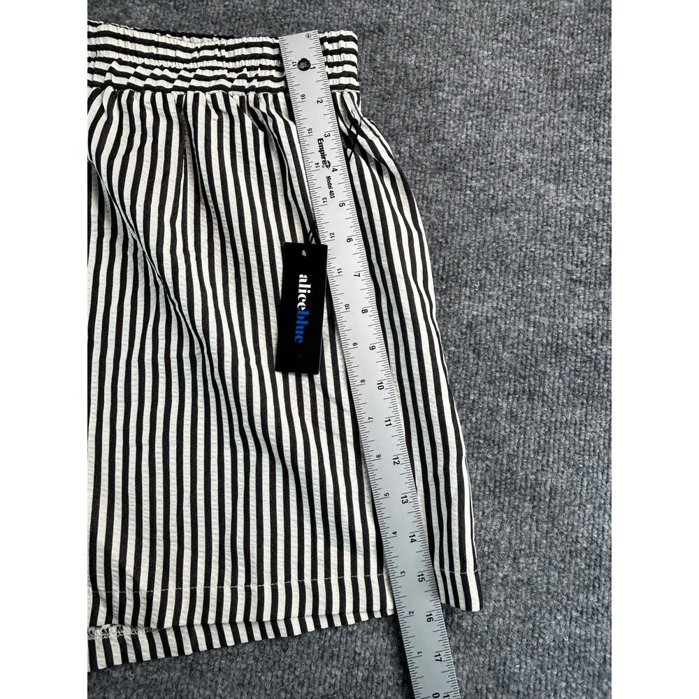 Alice Blue WMS XL Black& WT Striped Pull On Shorts Elastic Waist NWT Lightweight - Picture 6 of 6